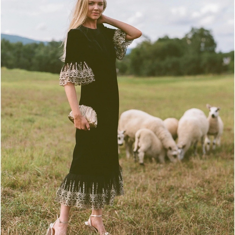 Pomander Place Tuckernuck Black Lillith Dress Gold Metallic Lace Bell Sleeve XS